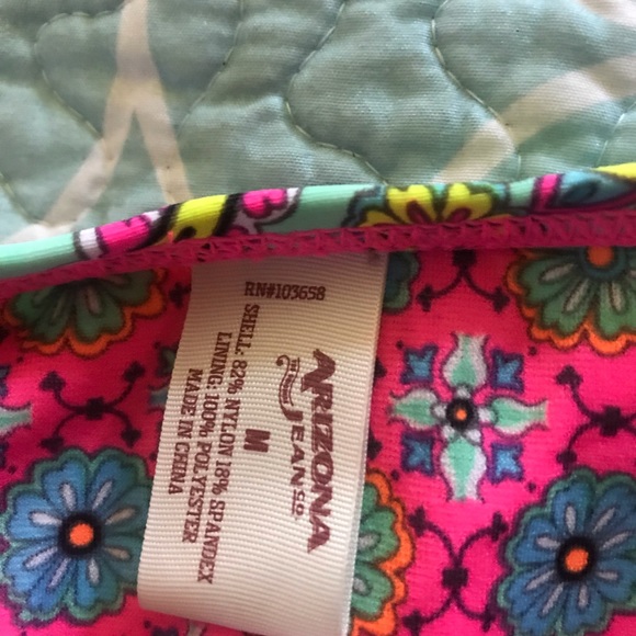 Bikini - Picture 5 of 5